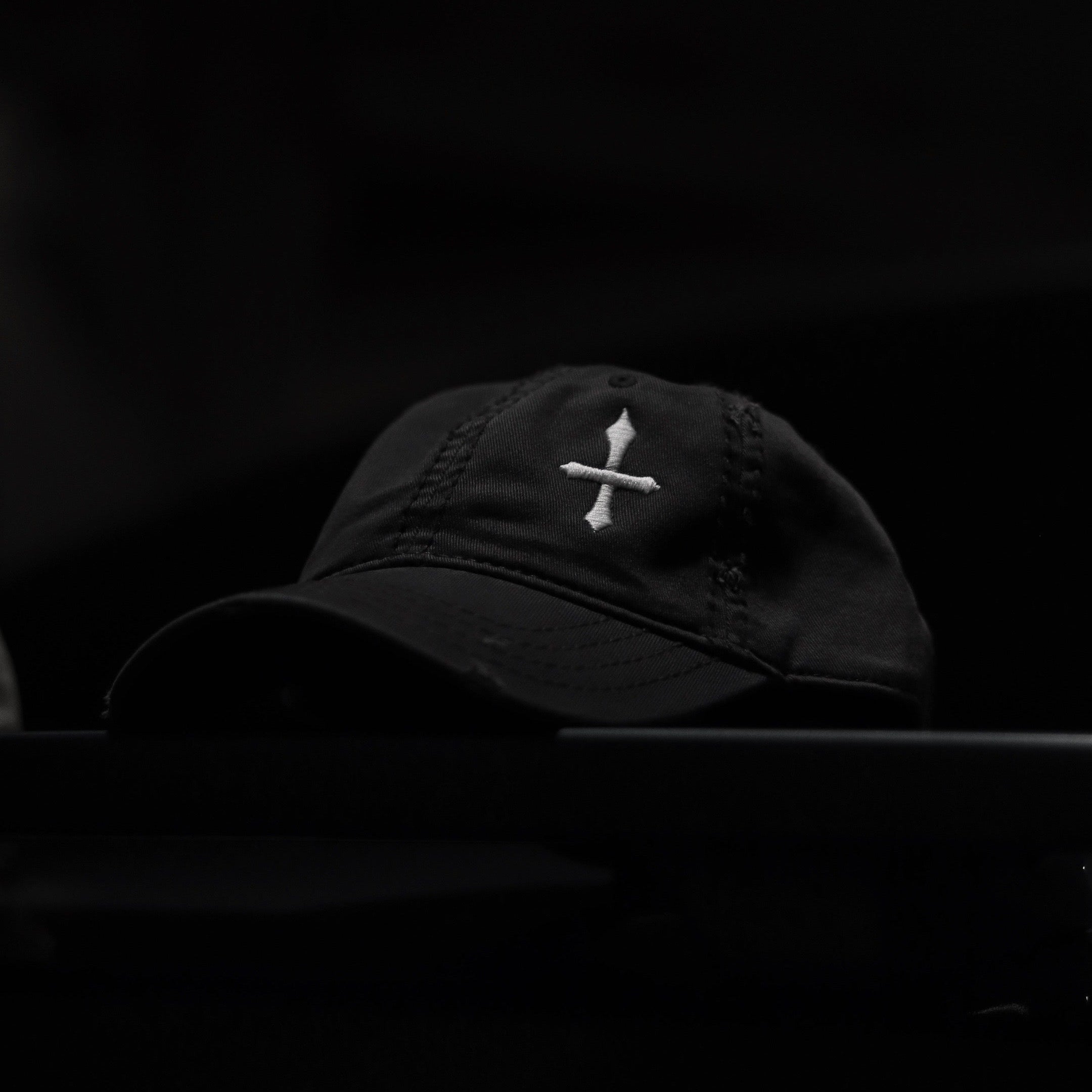 Tattered Cross hat in grey